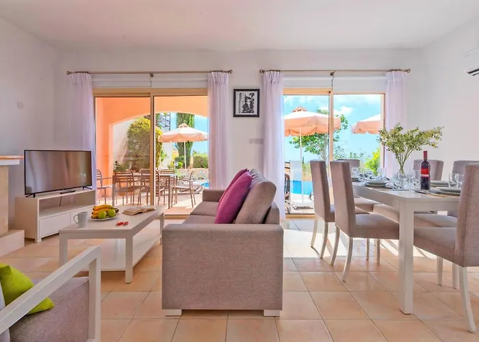 Resitour - Perneri Three Bedroom Villas